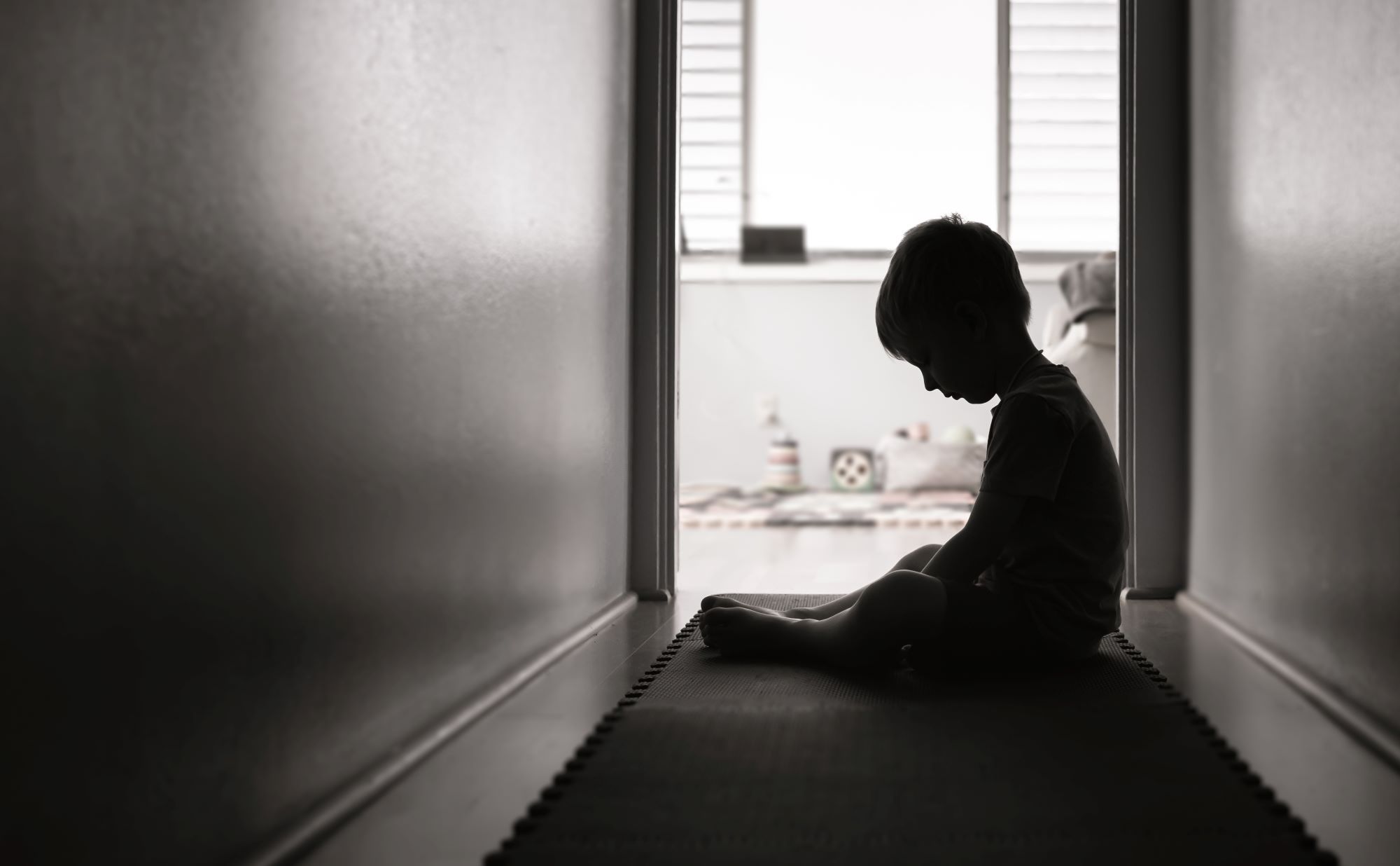 7 Invisible Wounds: How Childhood Trauma Affects Adult Relationships